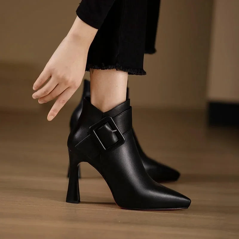 Bottes de talon de boucle Ashley